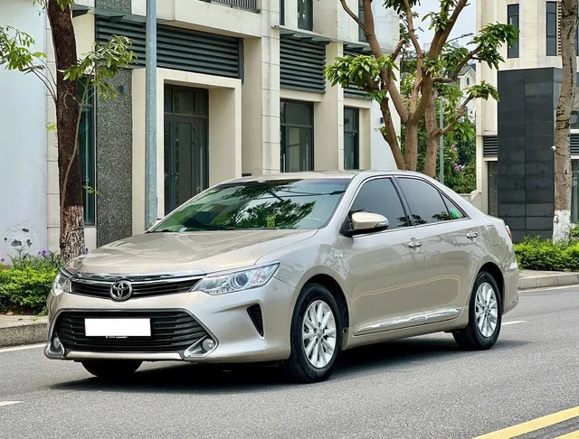 What happened to the 3 sedan models that dominated the Vietnamese market 10 years ago? - Image 2.