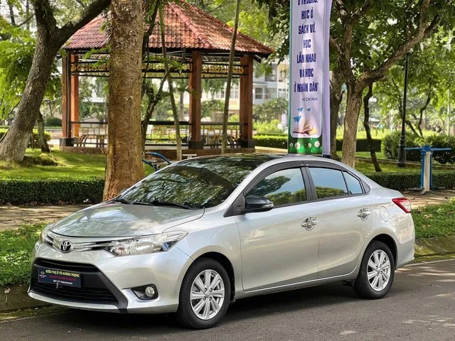 What happened to the 3 sedan models that dominated the Vietnamese market 10 years ago? - Image 1.