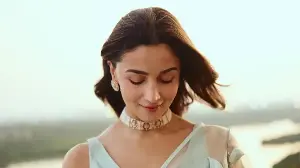 The two eyeshadow moods of 2026