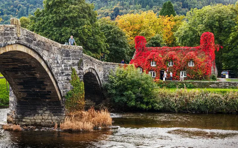 After a long, scorching summer, could an autumnal refresh help secure you a quicker sale? - Ken Welsh/Getty Images