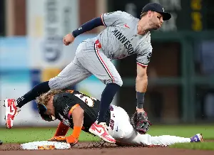 Twins hold on for 3-2 win in Taj Bradley's final start of season