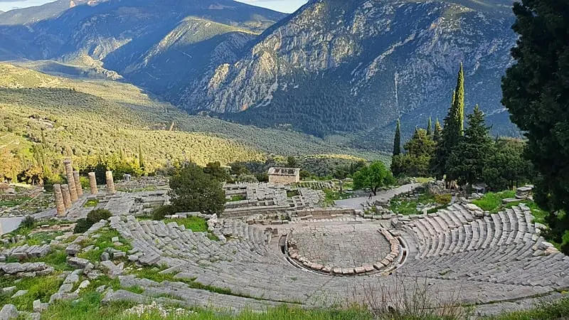 Grecia abre 126 sitios arqueológicos gratis en la luna llena de agosto