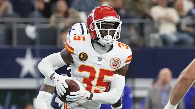 Jaylen Watson, Eagles