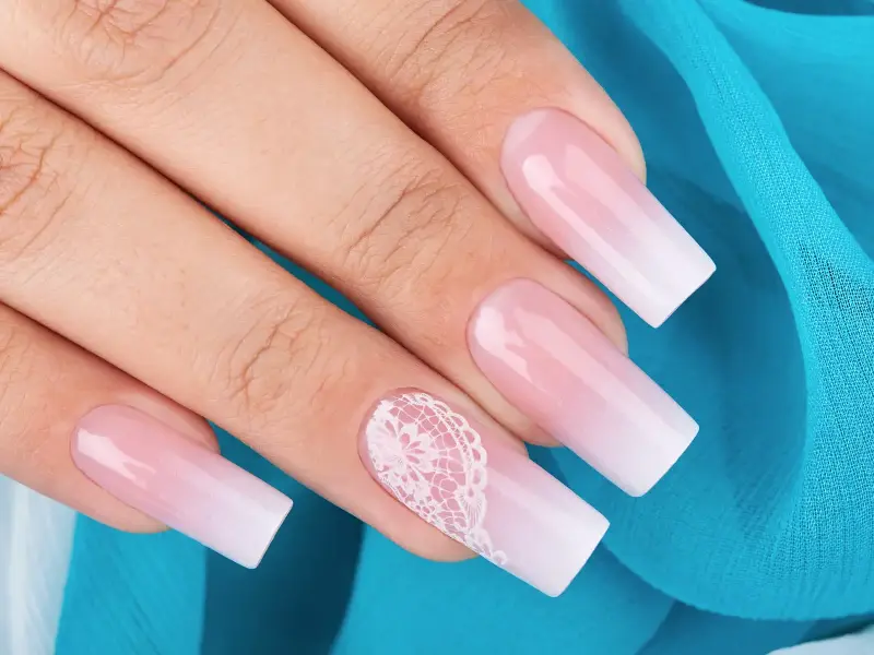 Lace Nails: So gelingt die elegante Maniküre zuhause