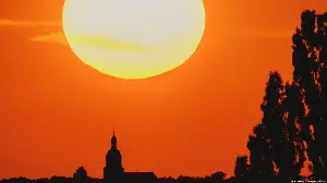 Calor extremo arrefece no oeste da Europa, mas deve voltar em julho
