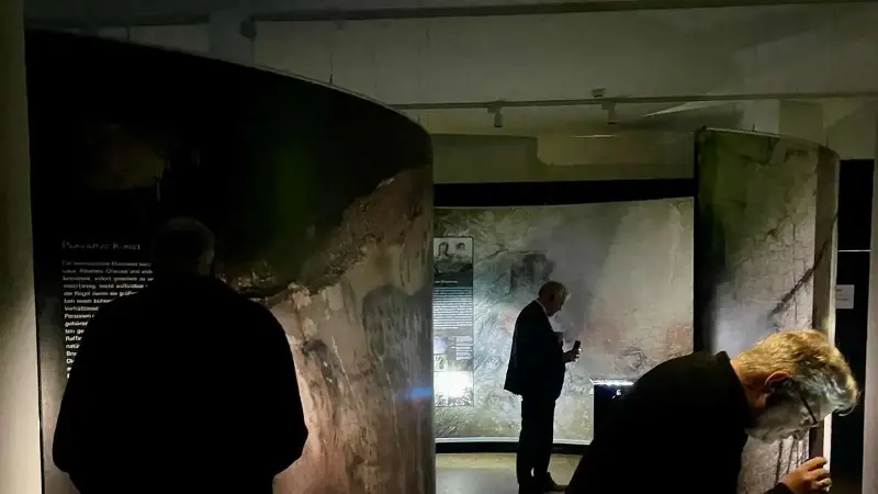Im Dunkeln auf Entdeckertour: Verdener Ausstellung schließt am Sonntag
