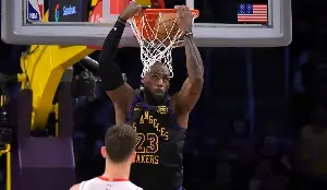 LeBron James takes charge as Lakers grab 2-0 lead vs Rockets