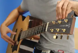 How to tune a guitar… even if you haven’t got a tuner