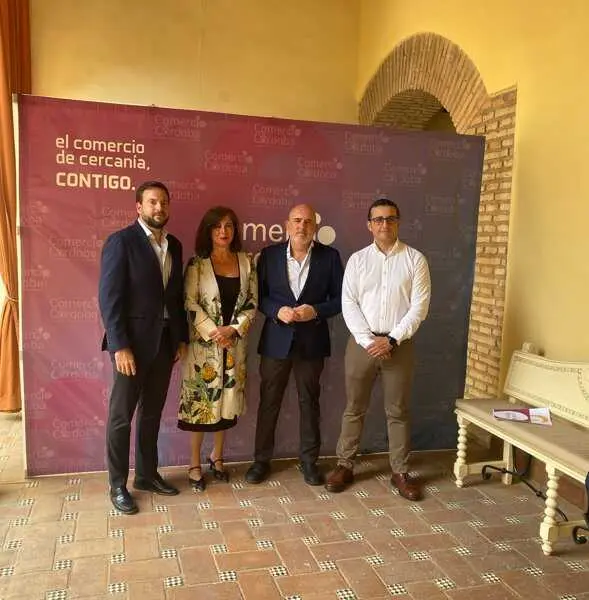 Palma del Río reúne a asociaciones, ayuntamientos y administraciones en las jornadas 'Municipios con comercio'