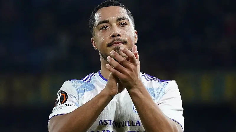 Football fans stunned as Emery and Tielemans clash