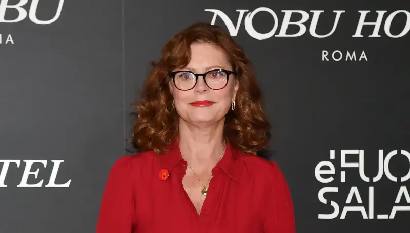 Susan Sarandon in total red alla Festa del Cinema di Roma 2026 per The Accompanist
