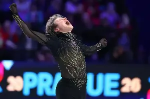 Ilia Malinin Pulls Off Jaw-Dropping Figure Skating Move — in Jeans