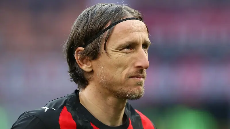 Luka Modric quiere volver a jugar la Liga de Campeones y retrasar su retirada mientras se define su contrato con el AC Milan