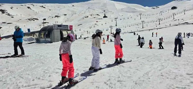 Sierra Nevada explora el modelo de gestión del futuro hotel que ocupará las viejas oficinas