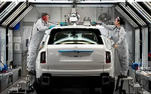 Rolls-Royce scraps electric car target as ‘drivers prefer V12 engines’