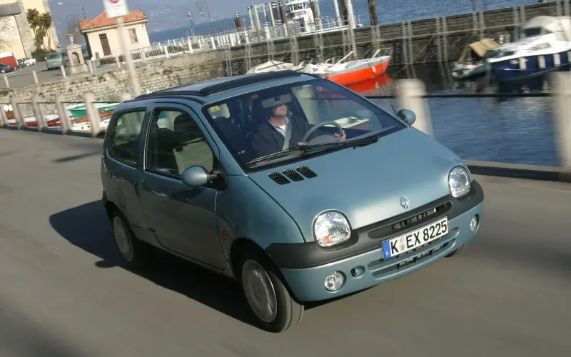 The ‘quirky’ yet ‘cool’ Renault Twingo Mk1 is an unsung design of the 1990s - culture-images GmbH / Alamy Stock Photo