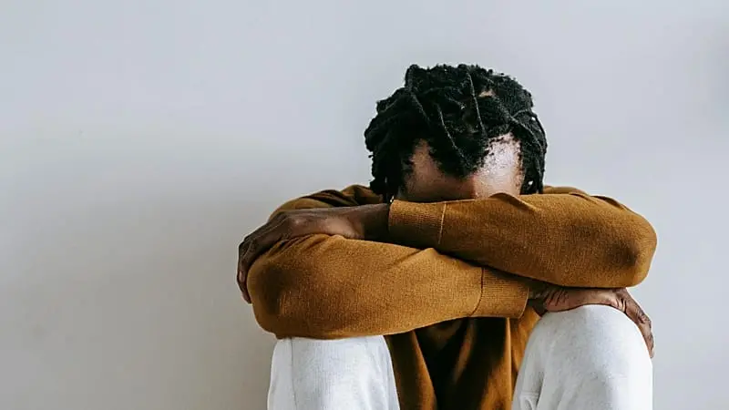 Ansia, lo studio: trovare le parole giuste per le emozioni può aiutare a ridurla