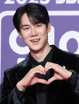 “I’m Not Against Marriage”: Yoo Yeon-seok Shares His Honest Thoughts About Getting Married in His 40s