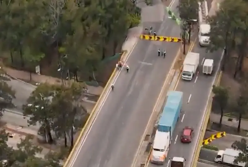 Carril reversible en Periférico y Aguilar Batres durará 8 semanas