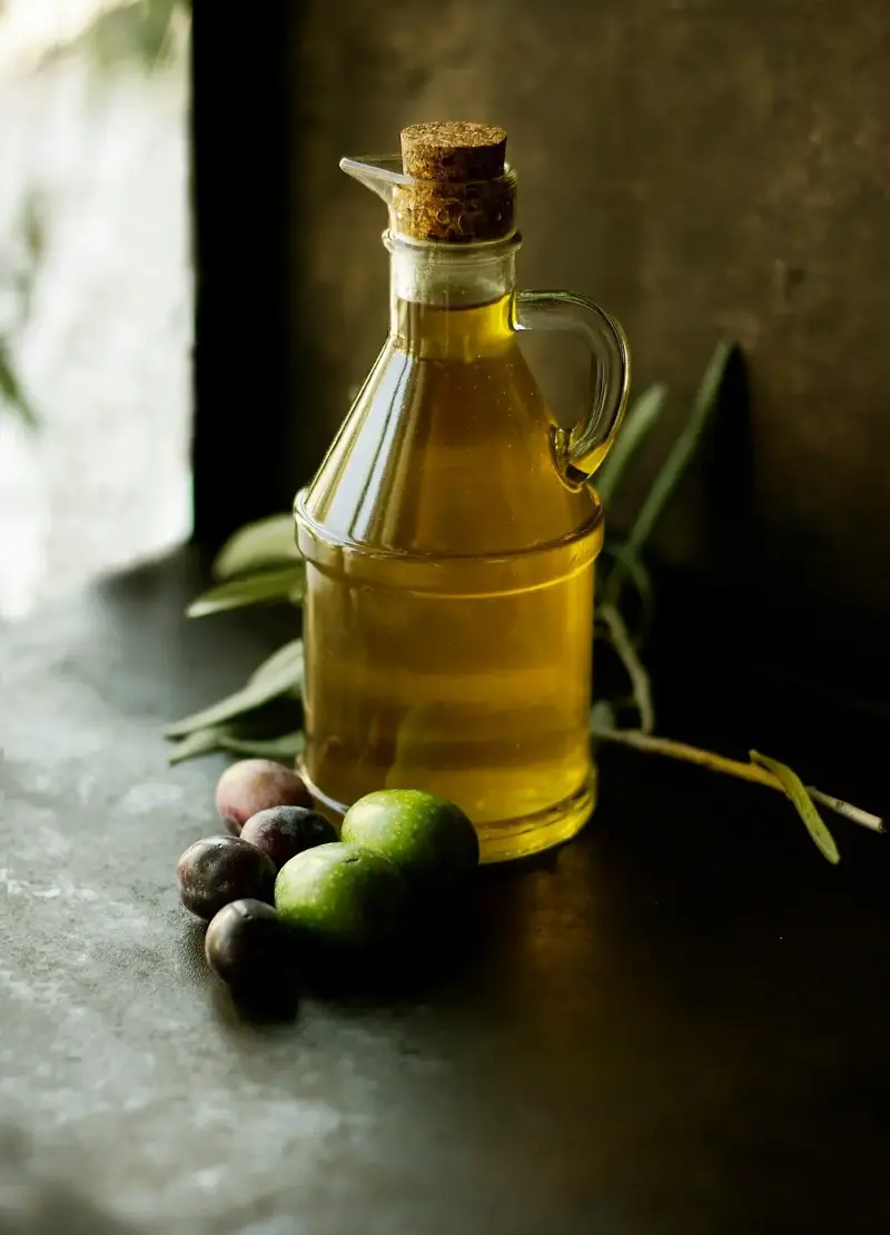 Olive oil is skin-friendly because it works like food for your skin barrier; Dr Michelle Henry recommended it. (Unsplash)