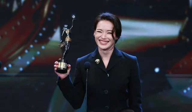 Thư Kỳ thắng giải đạo diễn mới, Lương Gia Huy lên ngôi Ảnh đế Kim Tượng 2026- Ảnh 1.