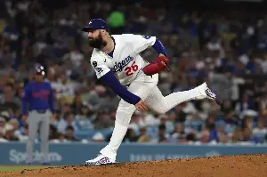 Royals sign All-Star, World Series champion starter