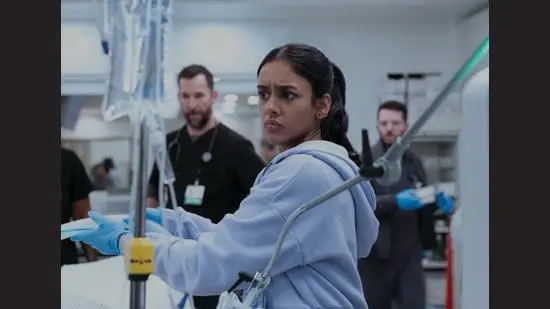 In The Pitt, Shabana Azeez plays a 20-year-old medical intern who often takes charge.