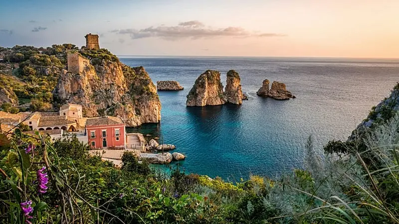 Matrimoni in Sicilia di Dua Lipa e Charli XCX: boom di ricerche sull’isola