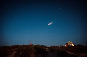 The oldest solid material ever found on Earth didn’t come from Earth at all — it was locked inside a meteorite that landed near Murchison, Victoria in 1969, and the stardust grains inside formed roughly 7 billion years ago, before the Sun existed.