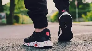 5 signs you are wearing the wrong pair of walking shoes: Physiotherapist reveals how to choose the right pair