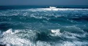 The Pacific Ocean is so vast that it’s larger than every continent on Earth combined — and there’s a single straight line you could sail through it for nearly 20,000 miles without ever touching land