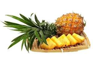 How eating pineapple can help treat kidney stones and detoxify the kidneys.