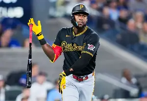 Oneil Cruz and Spencer Horwitz power the Pirates to a sweep-averting win over Blue Jays