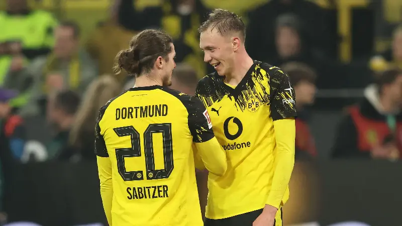 Medida sumamente inusual: el dúo del BVB, trasladado al sub-23