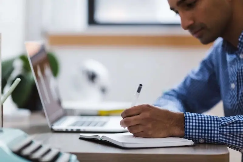 Formación homologada online: cómo elegir cursos online baratos y útiles para tu futuro