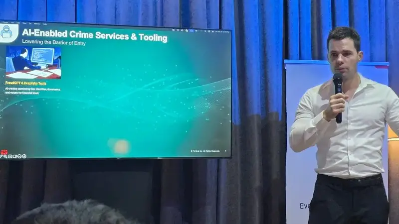 Crowd, Person, People