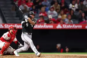 Murakami's home run surge chasing historic records