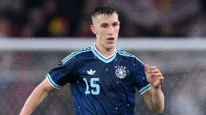 Borussia Dortmund told to 'set a deadline' for Nico Schlotterbeck as star defender denies agreement over new contract