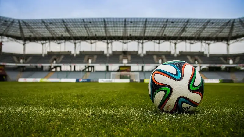 Voormalige profvoetballers lopen groter risico op depressie en angst door hoofdklappen