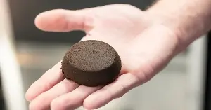 Used coffee grounds filter lead from water.