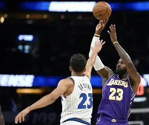 LeBron breaks NBA record as Lakers win thriller