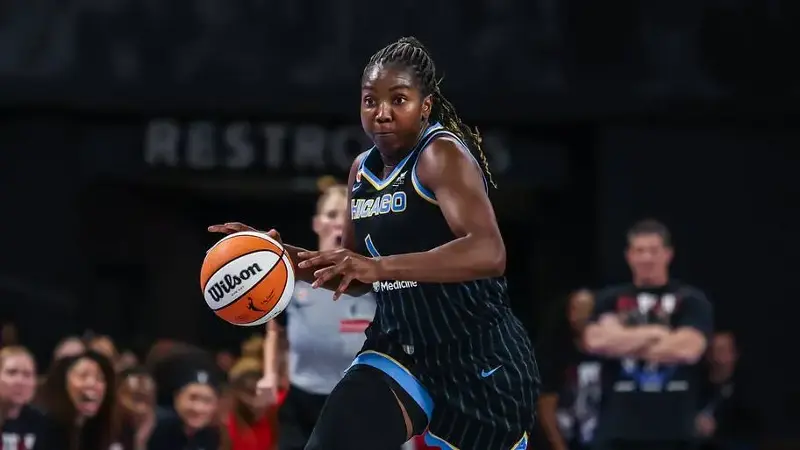 Chicago Sky center-forward Elizabeth Williams