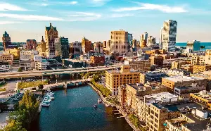 Milwaukee is the surprising highlight of a cruise on Lake Michigan