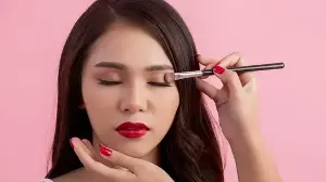Want to perfect your eye makeup? Here are just 3 tricks to elevate your look