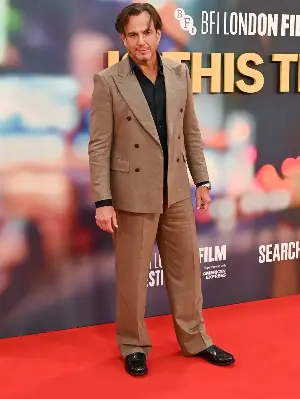 Will Arnett 'very happy' in new romance