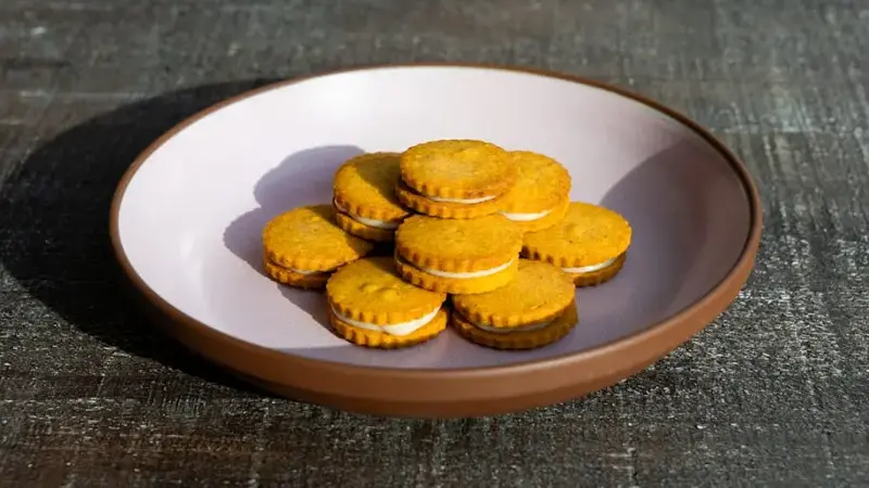 Pumpkin Spice Shortbread Cookies With Ganache Filling