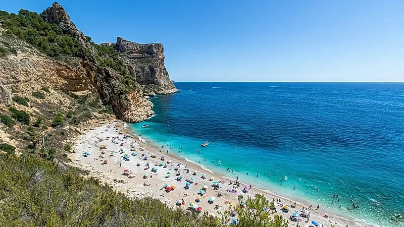 España logra un récord de 794 Banderas Azules y ya alberga el 15% de las mejores playas del mundo