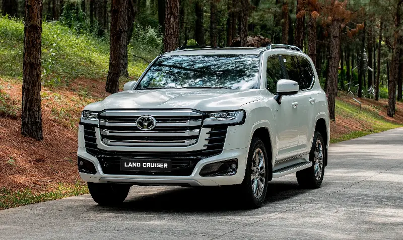 Which car brand is the most durable, still running well after more than 400,000 km? - Image 1.