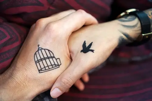 La evolución de los piercing y tatuajes en la cultura actual 2 La evolución de los piercing y tatuajes en la cultura actual 2