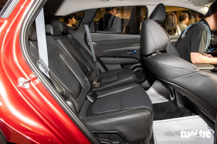 Car price news: Hyundai Tucson's price reduced by over 160 million VND, the top-of-the-line version even cheaper than the Toyota Corolla Cross - Image 8.